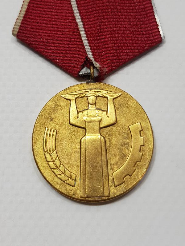 BULGARİSTAN SOVYET HALKIN KURALININ 25. YIL MADALYASI 