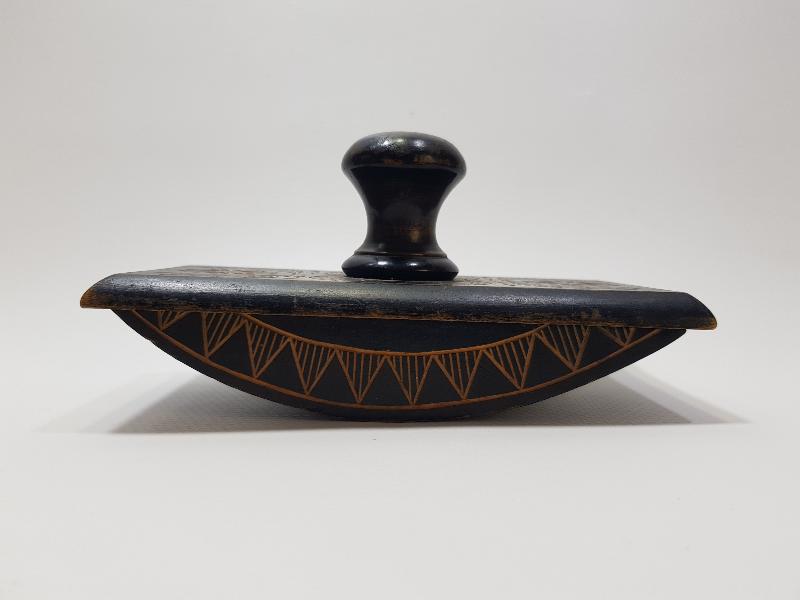 HAT SANATI: OSMANLI DÖNEMİ AHŞAP MÜREKKEP KURUTMA ALETİ