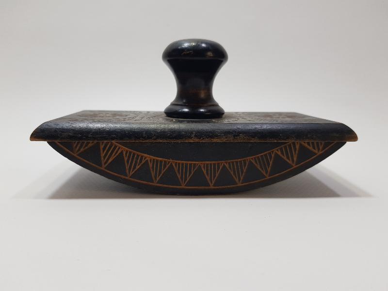 HAT SANATI: OSMANLI DÖNEMİ AHŞAP MÜREKKEP KURUTMA ALETİ