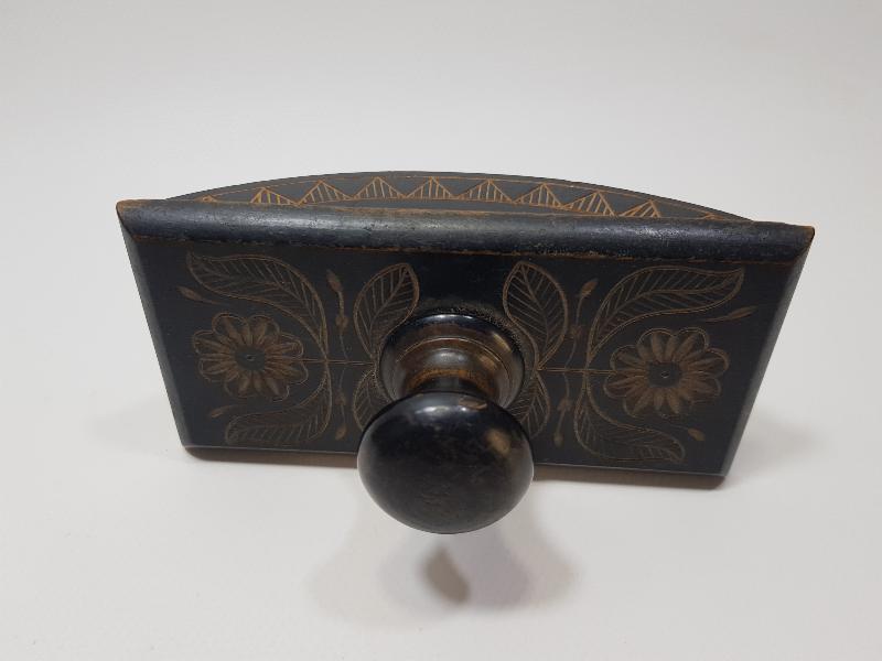 HAT SANATI: OSMANLI DÖNEMİ AHŞAP MÜREKKEP KURUTMA ALETİ