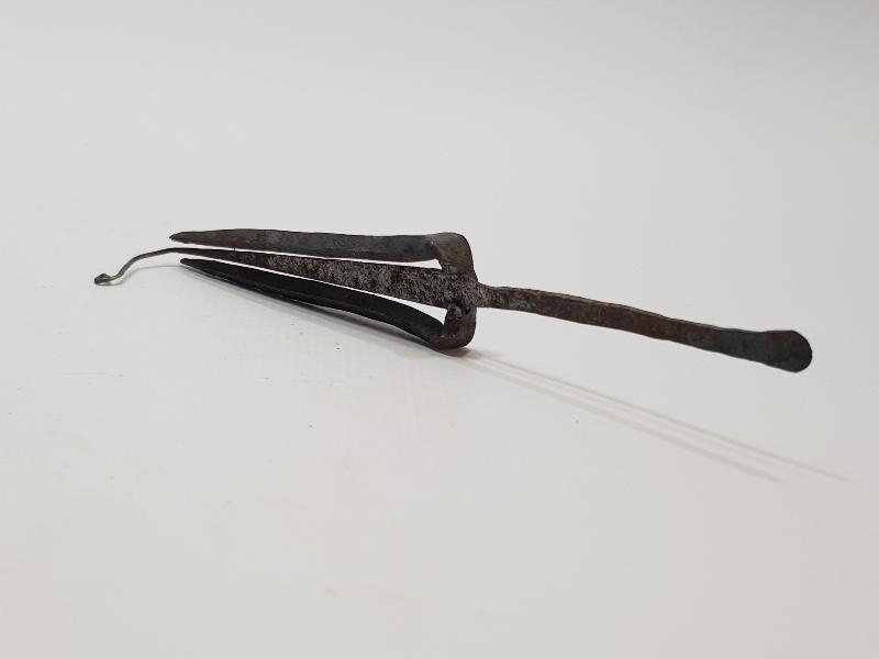 ŞAMAN KÜLTÜRÜ: ESKİ TÜRK MÜZİK ALETİ - GUBUZ - TEMİR KOMUZ