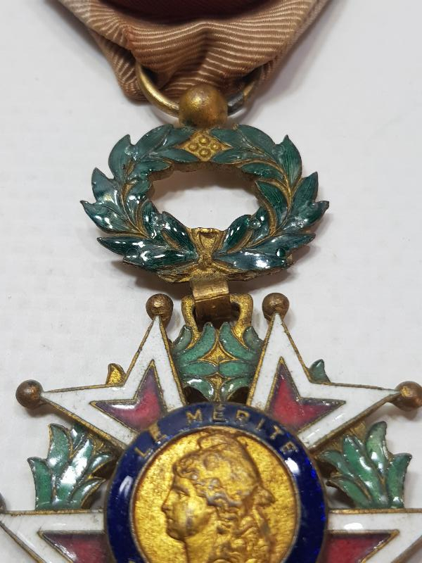 ORJİNAL İPEK ASKISIYLA BİRLİKTE FRANSA ŞÖVALYE LİYAKAT NİŞANI 