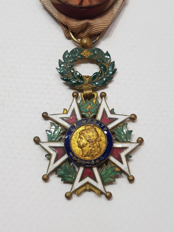 ORJİNAL İPEK ASKISIYLA BİRLİKTE FRANSA ŞÖVALYE LİYAKAT NİŞANI 