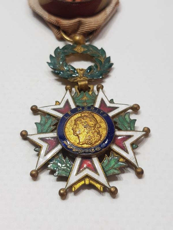 ORJİNAL İPEK ASKISIYLA BİRLİKTE FRANSA ŞÖVALYE LİYAKAT NİŞANI 