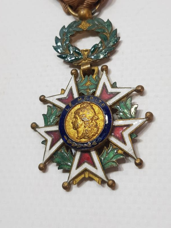 ORJİNAL İPEK ASKISIYLA BİRLİKTE FRANSA ŞÖVALYE LİYAKAT NİŞANI 