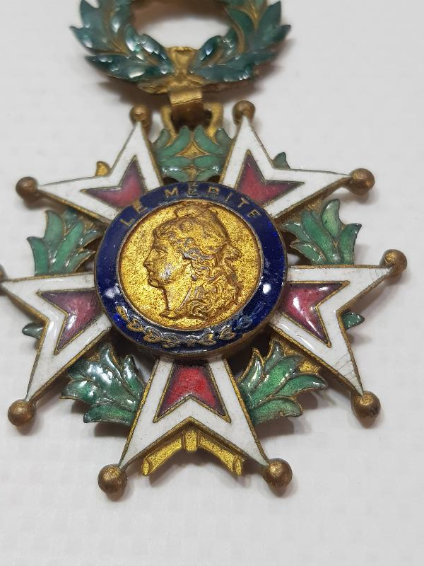 ORJİNAL İPEK ASKISIYLA BİRLİKTE FRANSA ŞÖVALYE LİYAKAT NİŞANI 