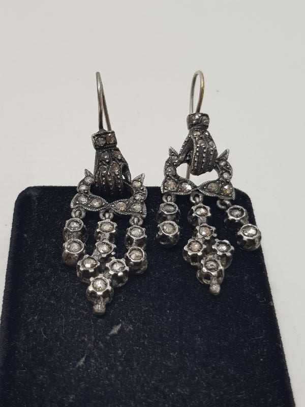 OSMANLI DÖNEMİ FATMA ANANIN ELİ FORMLU RUM İŞİ ELMAS KÜPE