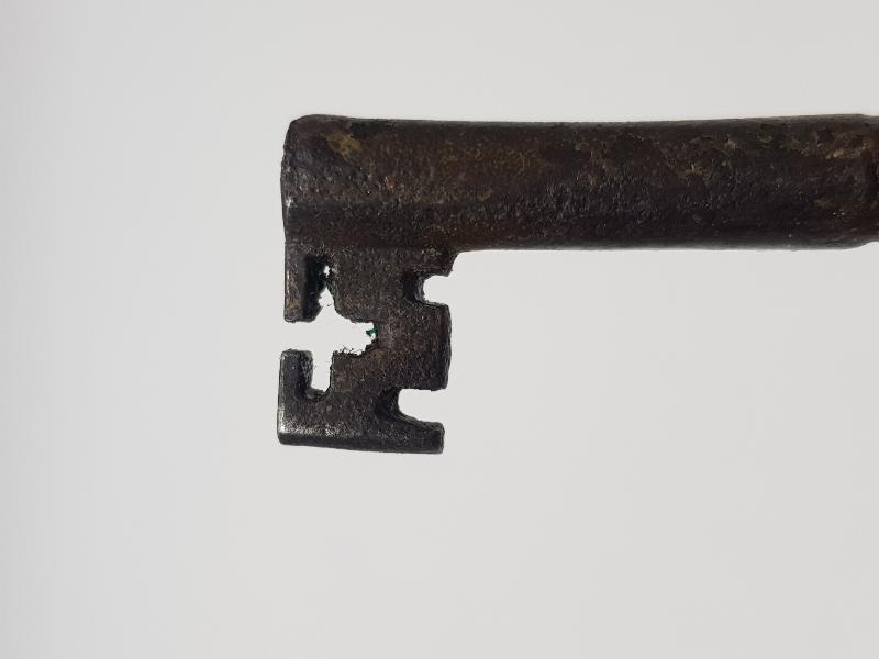 OSMANLI DÖNEMİ RUM İŞİ UCUNDA GİZLİ HAÇ BULUNAN DEMİR ANAHTAR 