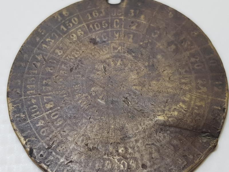 ANTİKA TAKVİM KOLYE UCU