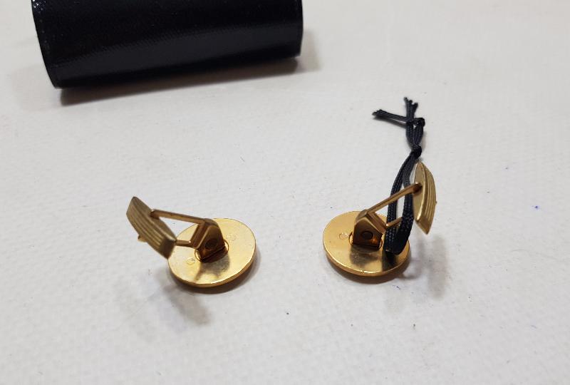 ORJİNAL DERİ KABINDA SARAR MARKA CUMHURBAŞKANLIĞI MİNELİ KOL DÜĞMELERİ