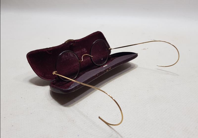 OSMANLI DÖNEMİ ORJİNAL KUTUSUNDA ALTIN KAPLAMA GÖZLÜK