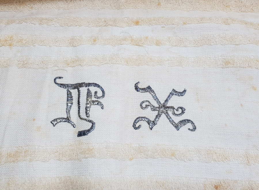 GÜMÜŞ TELKIRMA İŞÇİLİKLİ VE İNSİYALLİ OSMANLI DÖNEMİ RUM İŞİ YAĞLIK