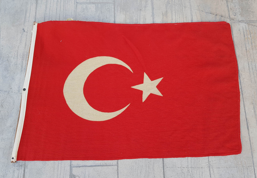 ORJİNAL AHŞABI İLE CUMHURİYET BAŞLARI KÖK BOYALI BÜYÜK BOY BAYRAK