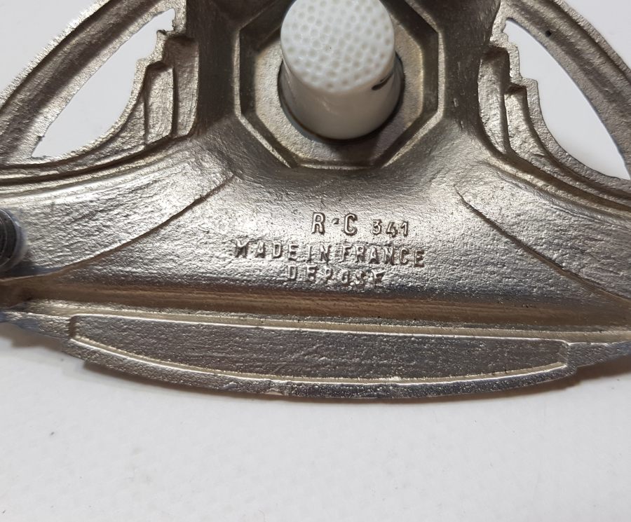 ORJİNAL DİVİDİ İLE GÜMÜŞ APLİKLİ ANTİKA KAPAKLI HOKKA