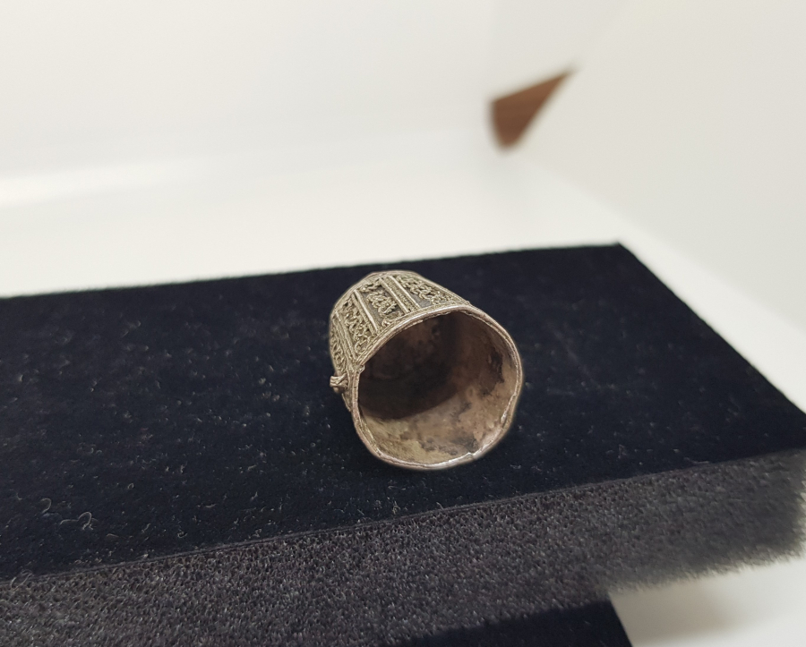 OSMANLI DÖNEMİ GÜHERZE İŞÇİLİKLİ GÜMÜŞ TERZİ YÜKSÜĞÜ