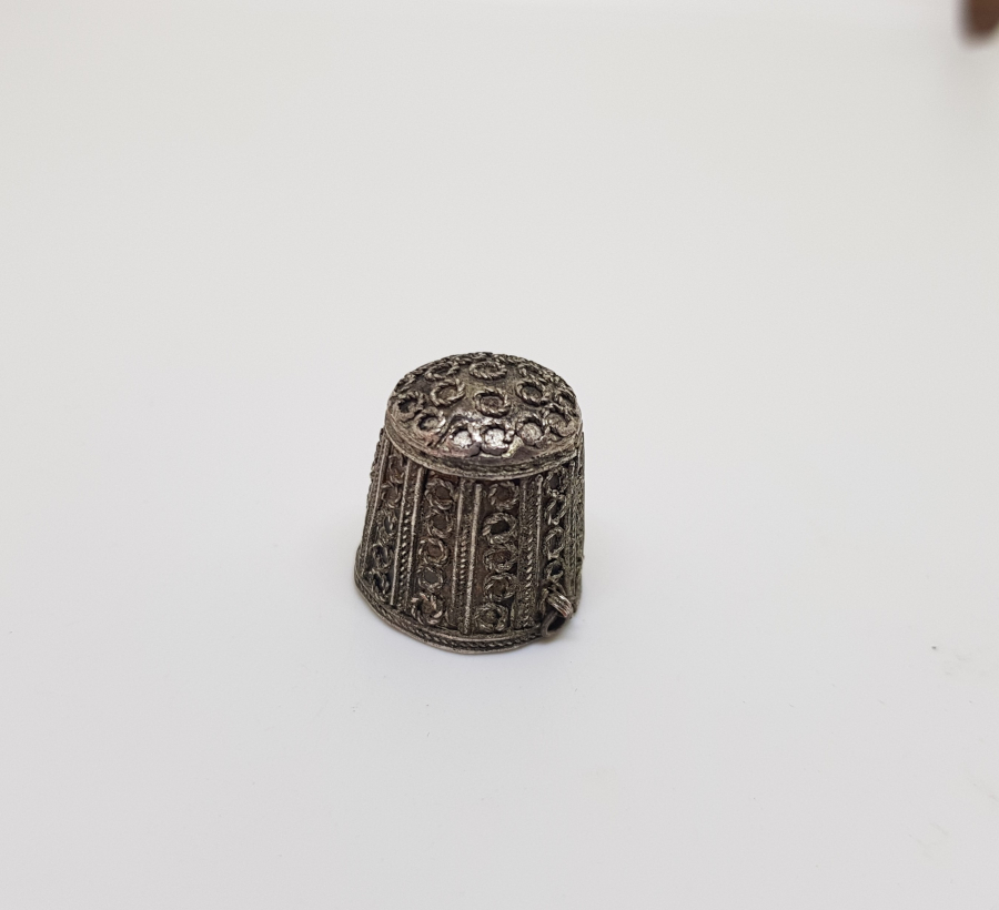 OSMANLI DÖNEMİ GÜHERZE İŞÇİLİKLİ GÜMÜŞ TERZİ YÜKSÜĞÜ