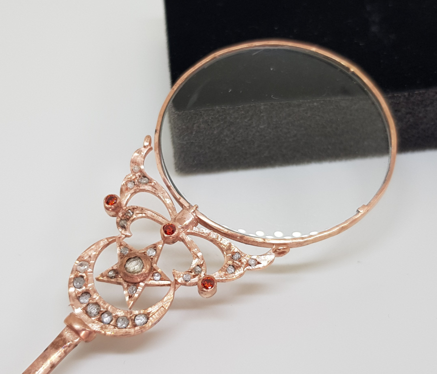 TUTMACI AY YILDIZLI EL TAŞLI KOLYE BÜYÜTEÇ