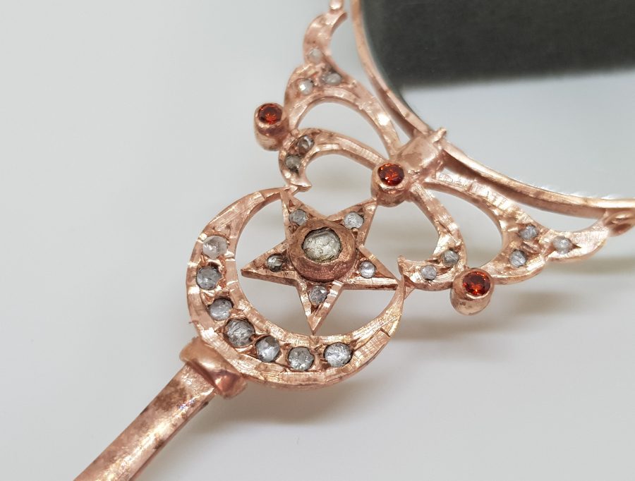 TUTMACI AY YILDIZLI EL TAŞLI KOLYE BÜYÜTEÇ