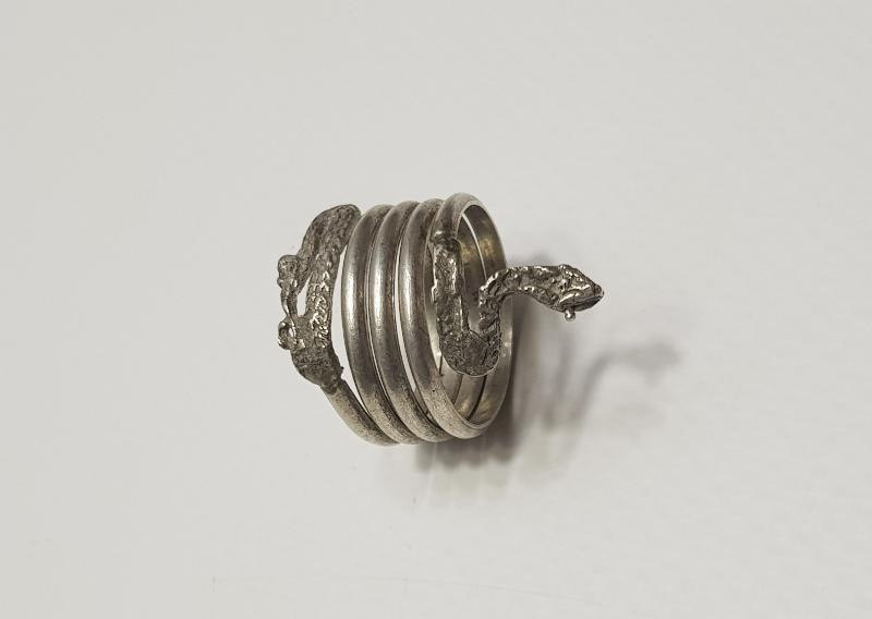 YILAN FORMLU ANTİKA GÜMÜŞ YÜZÜK