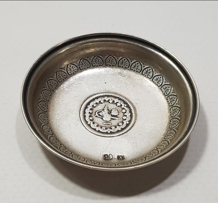 ORTASI TUĞRALI GÜMÜŞ KINA TASI