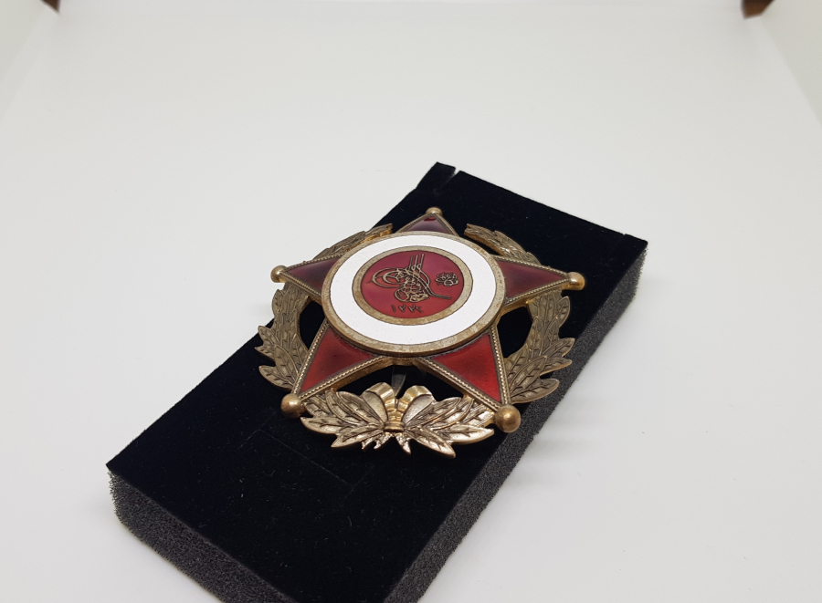 1. DÜNYA SAVAŞI ÇOK NADİR FORMDA MİNELİ HARP MADALYASI