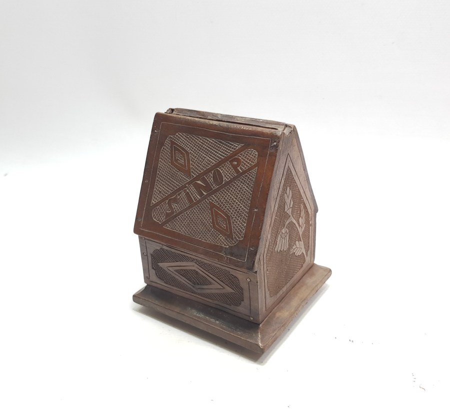 BİR MAHKUMUN İÇ DÜNYASINI ANLATAN SİNOP CEZAEVİ YAPIMI NADİR AHŞAP SİGARALIK