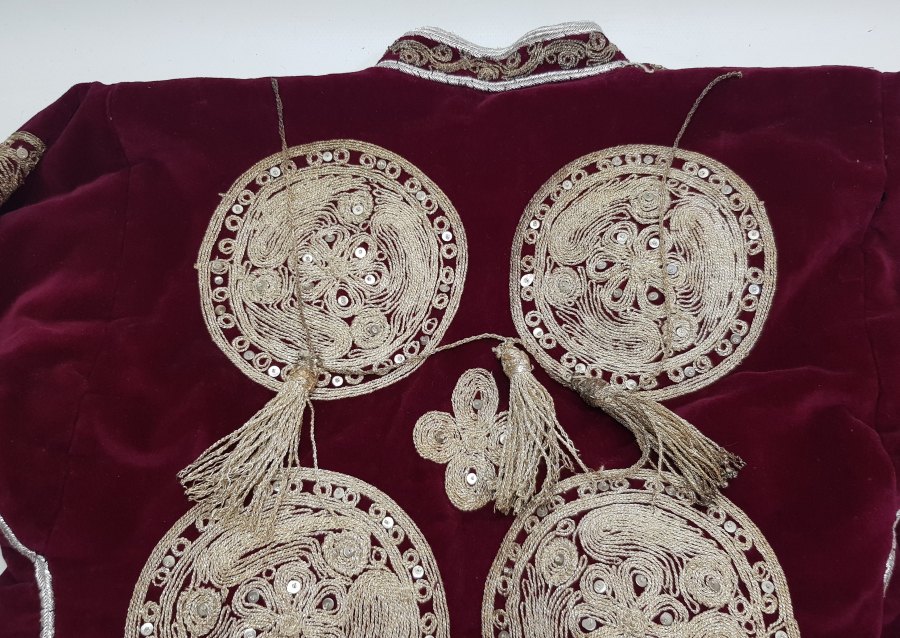 OSMANLI DÖNEMİ KÜTAHYA YÖRESİ ÇİL KONDİSYONDA PÜSKÜLLÜ GELİN CEPKENİ