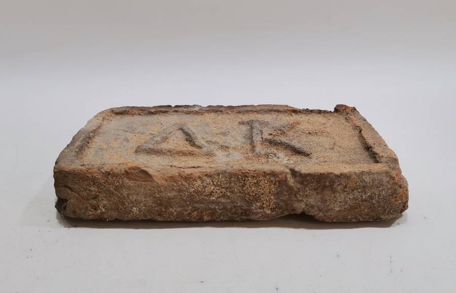 OSMANLI DÖNEMİ ÜZERİ RUMCA YAZILI NADİR TUĞLA