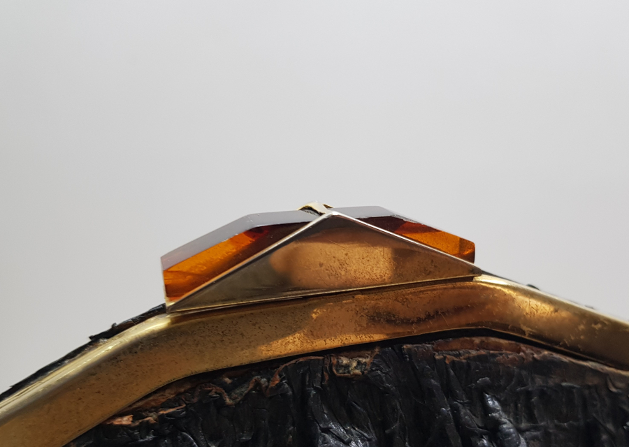 YILAN DERİSİ VE KATALİN DÜĞMELİ ANTİKA ÇANTA