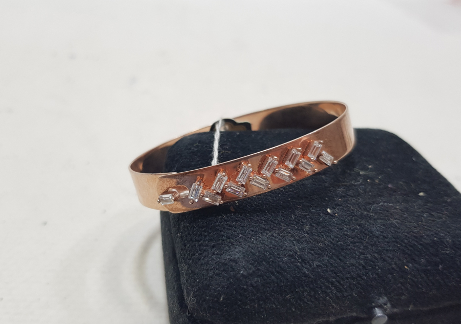 BAGET FORMLU MARGAZİT TAŞLAR BULUNAN ÖZEL YAPIM GÜMÜŞ AVRUPA BİLEKLİK