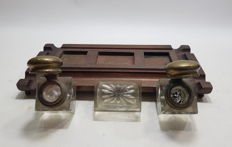 ÇOK NADİR ANTİKA AHŞAP KAİDELİ YÜKSEK KONDİSYONDA ANTİKA YAZI TAKIMI