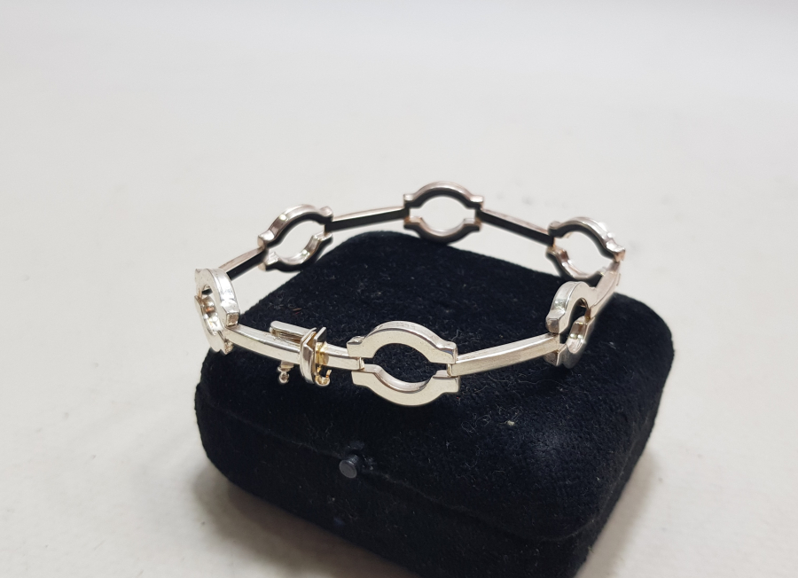 KELEPÇE FORMLU ÖZEL YAPIM GÜMÜŞ BİLEKLİK