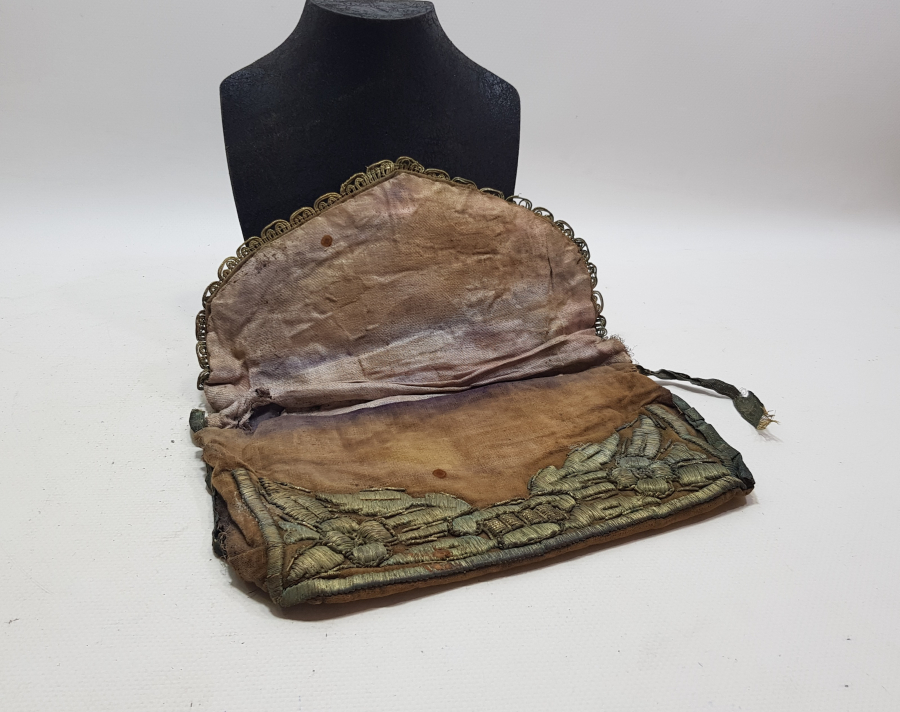 OSMANLI DÖNEMİ AY YILDIZLI VE GÜMÜŞ SIRMA İŞÇİLİKLİ KUR AN-I KERİM KABI