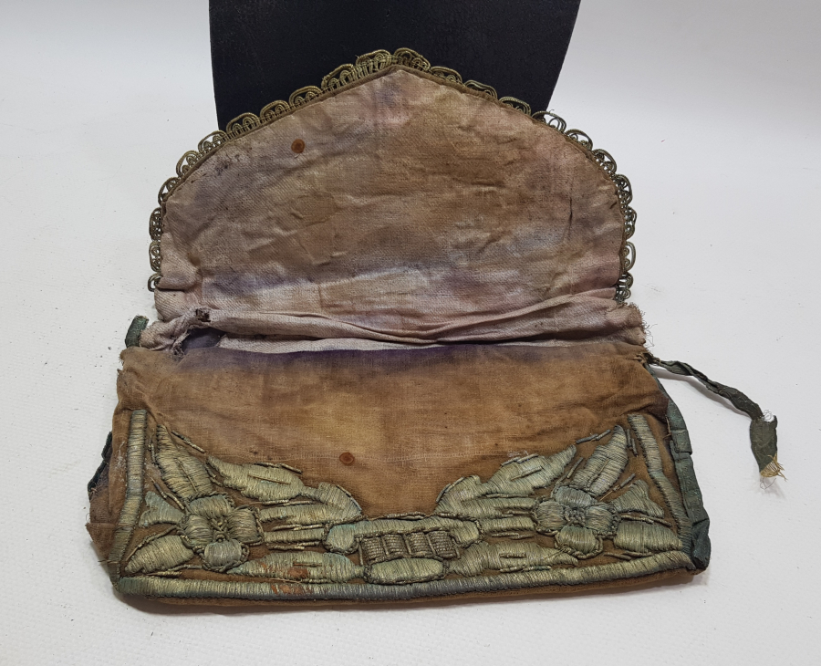 OSMANLI DÖNEMİ AY YILDIZLI VE GÜMÜŞ SIRMA İŞÇİLİKLİ KUR AN-I KERİM KABI