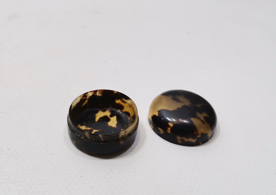 OSMANLI DÖNEMİ KAPAKLI BAĞA ENFİYE KUTUSU