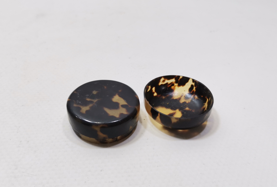 OSMANLI DÖNEMİ KAPAKLI BAĞA ENFİYE KUTUSU