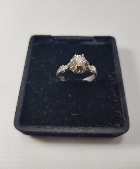 ANTİKA TEK TAŞ PIRLANTA YÜZÜK