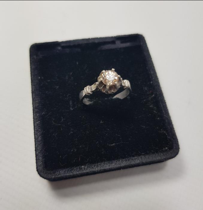 ANTİKA TEK TAŞ PIRLANTA YÜZÜK