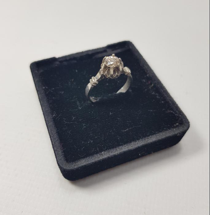 ANTİKA TEK TAŞ PIRLANTA YÜZÜK