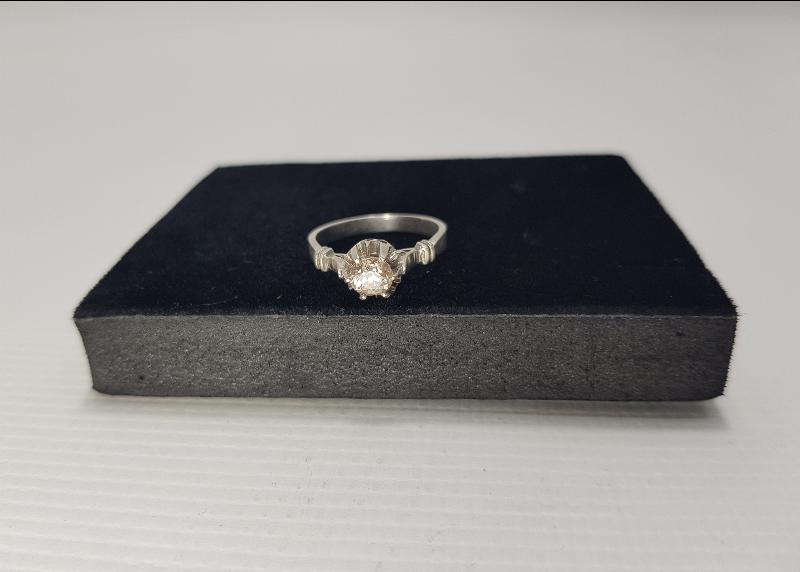 ANTİKA TEK TAŞ PIRLANTA YÜZÜK