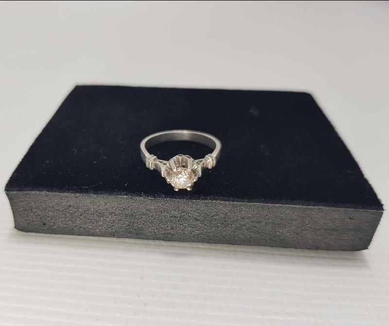 ANTİKA TEK TAŞ PIRLANTA YÜZÜK