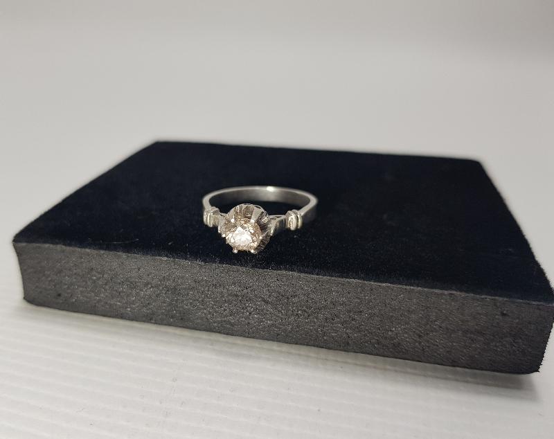 ANTİKA TEK TAŞ PIRLANTA YÜZÜK