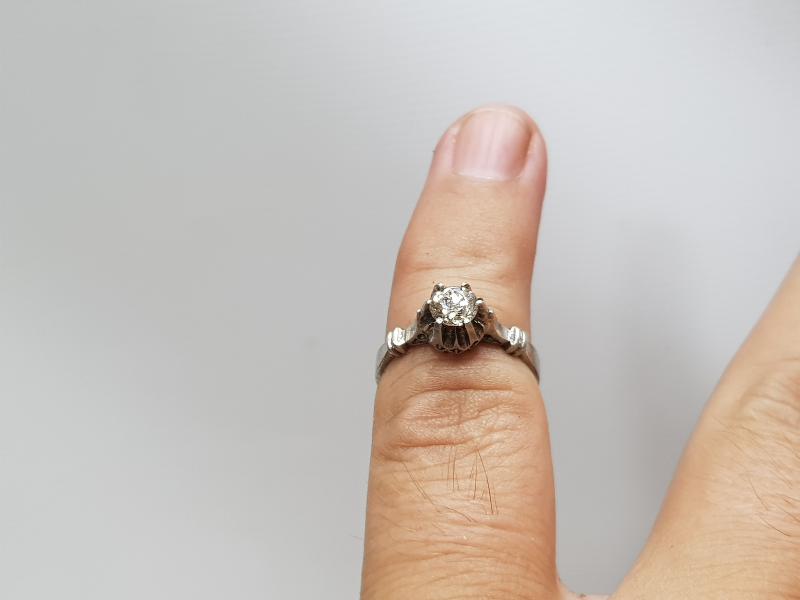 ANTİKA TEK TAŞ PIRLANTA YÜZÜK