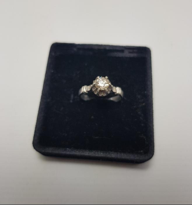 ANTİKA TEK TAŞ PIRLANTA YÜZÜK