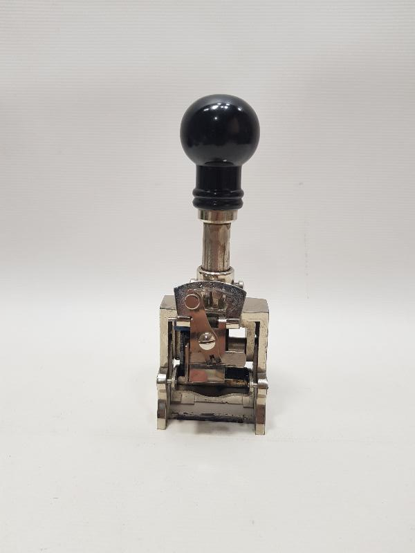 KUTUSUNDA ANTİKA NUMARATÖR