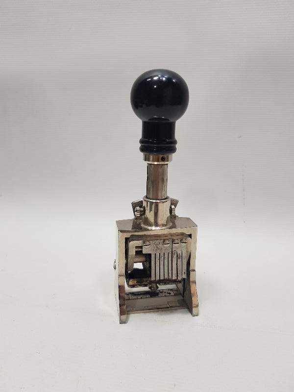 KUTUSUNDA ANTİKA NUMARATÖR