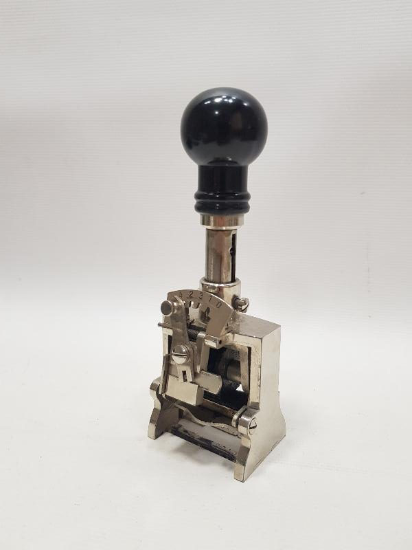 KUTUSUNDA ANTİKA NUMARATÖR