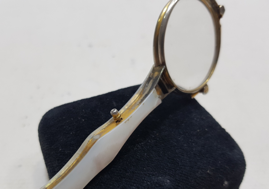 SEDEF TUTMAÇLI OSMANLI DÖNEMİ NADİR FORMDA OPERA GÖZLÜĞÜ