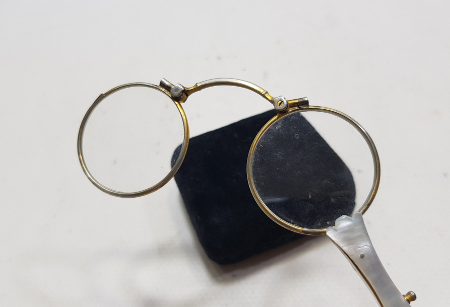 SEDEF TUTMAÇLI OSMANLI DÖNEMİ NADİR FORMDA OPERA GÖZLÜĞÜ