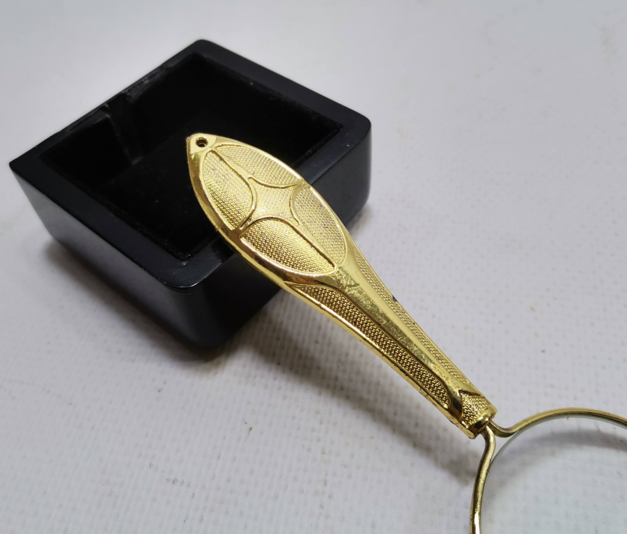 TUTMACI ALTIN KAPLAMA VE KABARTMA İŞÇİLİKLİ ANTİKA BÜYÜTEÇ